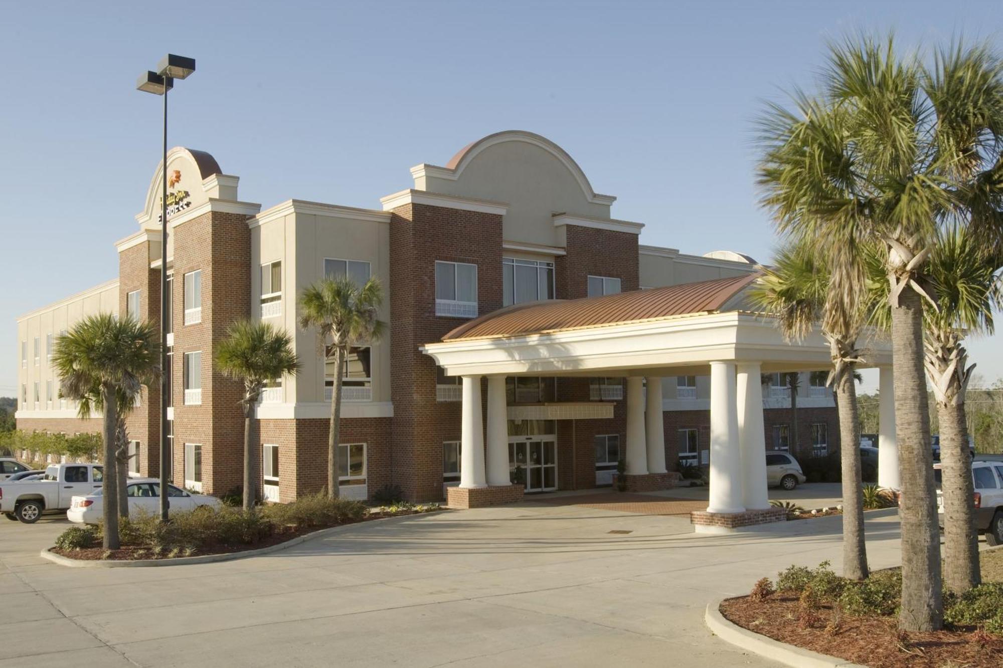 Holiday Inn Express Hotel & Suites Lucedale By Ihg Exterior foto